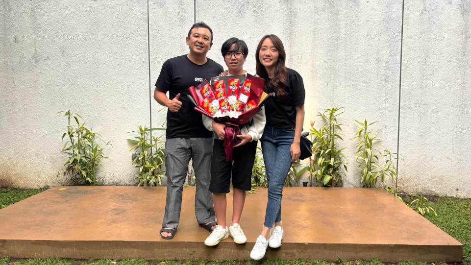 Kenneth Trevi saat Intimate Concert dan Launching album lagu Tak Runtuh. (Dok. Istimewa)